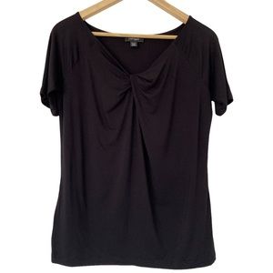 LORD & TAYLOR BLACK SHORT SLEEVE TSHIRT WITH TWIST DETAIL AT NECKLINE, MEDIUM